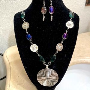 Substantial necklace